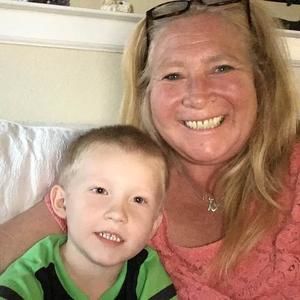 Meet your Posher, Holly